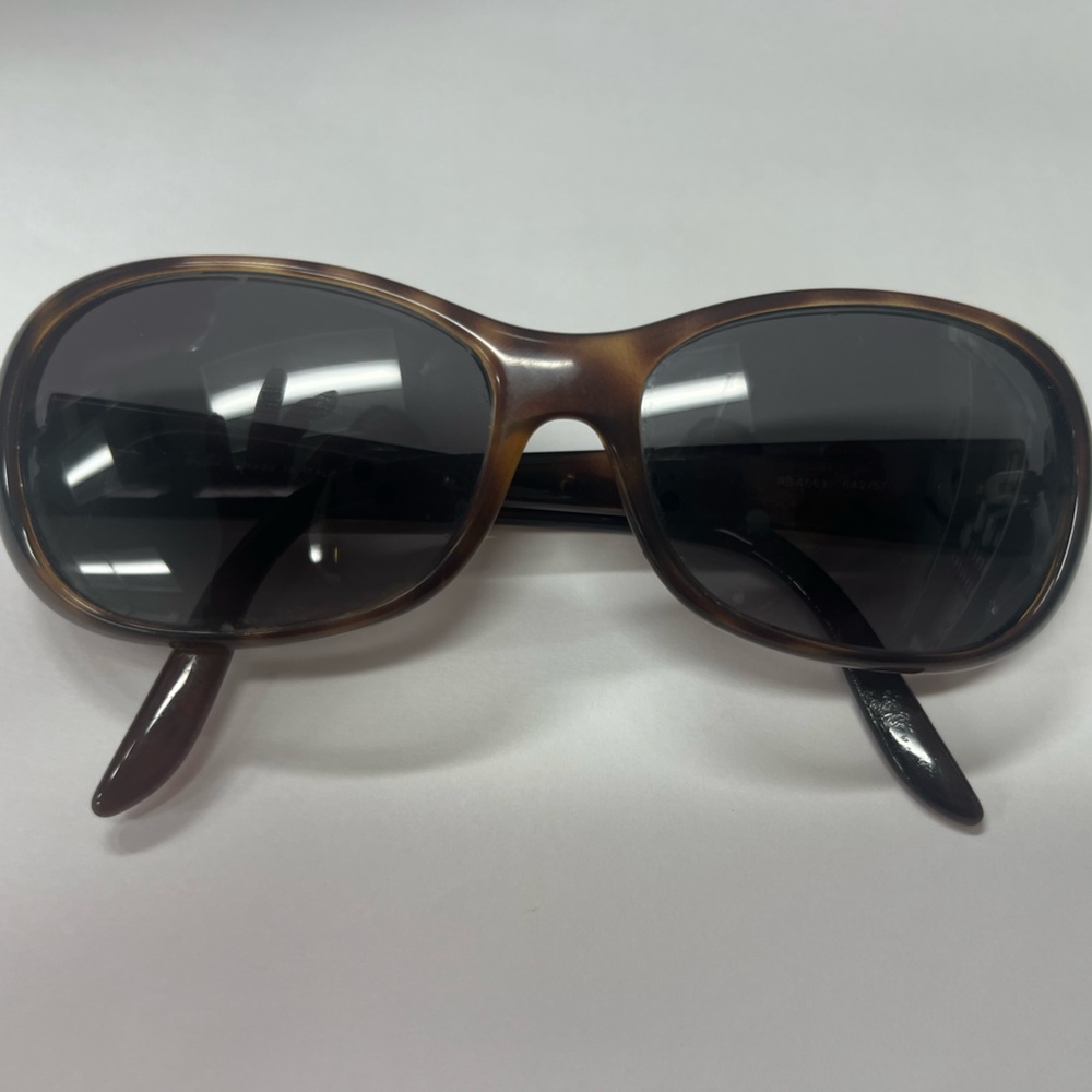 Ray-Ban Brown Sporty Sunglasses with polarized Lenses